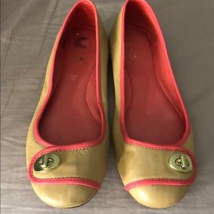 Coach flats